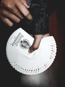 The Psychology Behind Poker Hands: Playing Your Cards and Your Opponents